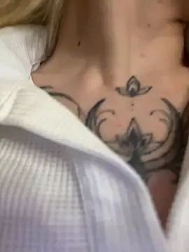 Hard play with my pussy - vídeo de la modelo de cam babydolll
