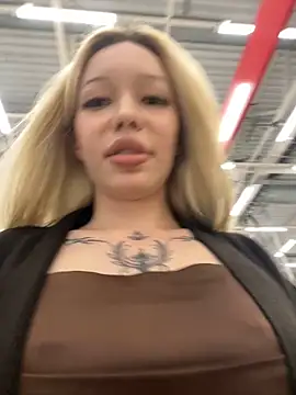 Full naked in dressroom with open door - video by babydolll cam model