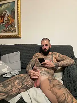 [4 Jun 21:40] Private Show - Gioeltoro89 캠 모델의 동영상