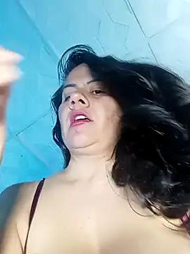 1111 – видео вебкам-модели RoseVicky1