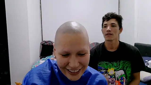 SHAVING OFF ANOTER EYEBROW－カメラキャストのluxandracon23の動画