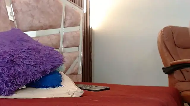 [18 Jul 05:48] Private Show - video by stephanie_ross cam model