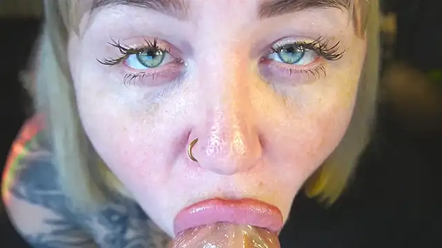 [8 Jan 01:44] Public Show POV i suck you - video od modelky/modela ZaraReignn