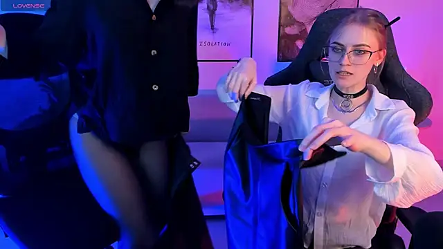 [24 Mar 07:54] Private Show – video od webkamerové modelky LuxRayi