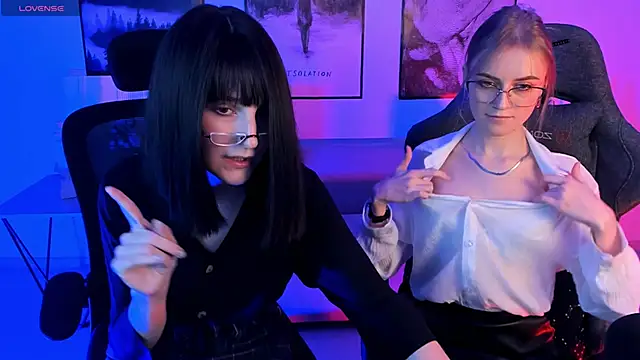 [24 Mar 04:01] Private Show - video av LuxRayi cam-modell