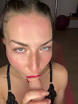 Pretty lips for a good blowjob 💋 - Vídeo de _ExoticGirl, modelo de vídeos