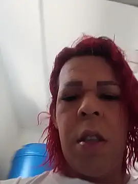 Watch me masturbate in secret because there are visitors in the house Watch me masturbate in secret