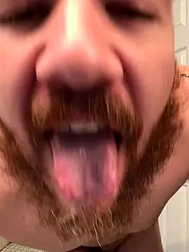 [17 Aug 16:04] Public Show - video by Bluemage710 cam model