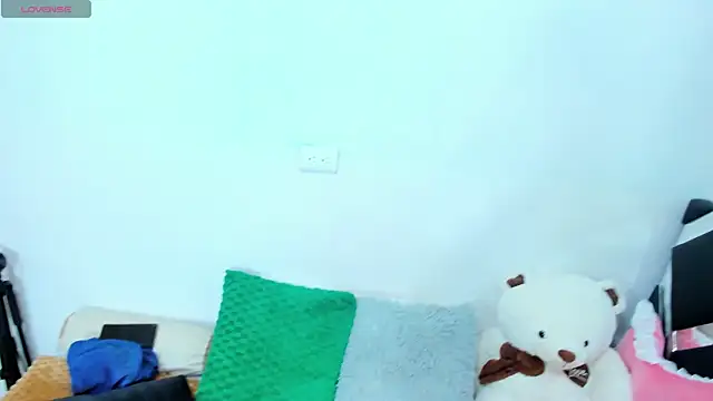 SUCK MY NIPLES,  TITS SO SLOW - video by macarenaawills cam model