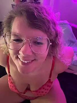 [12 Sep 21:45] I Ride your Hard Cock - video by CurvyAnonymousGirl89 cam model