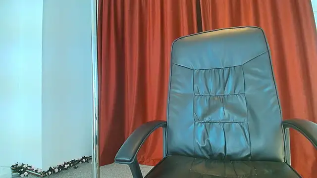 Boobs tease and dancing - video của người mẫu cam Anne_Blueeyes