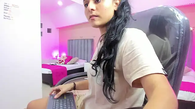 Every inch of my body something that you can feel on your fingers - βίντεο μοντέλου Giselle_Roldan