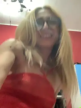 PVT SQUIRT ANAL BJ  MI MASTURBO MI SFONDO IL CULO SQUIRTO E POI SUCCHIO IL DILDO