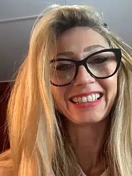 PVT prima mi masturbo poi mi sdraio e ti incito a sborrarmi in faccia a bocca aperta SUPER SEXY - video by harleyejoker1 cam model