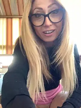 PVT  mi masturbo in balcone - video by harleyejoker1 cam model