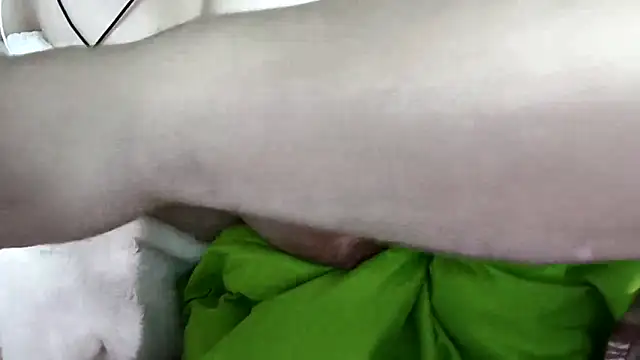 [20 Dec 11:37] Public Show - video by AngelwithEcup cam model