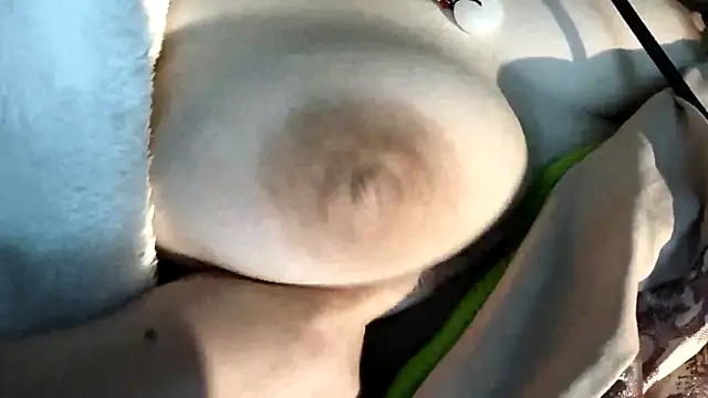 [27 Dec 13:56] Public Show - video by AngelwithEcup cam model