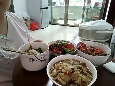 [30 Mar 16:49] Public Show－カメラキャストのAngelwithEcupの動画