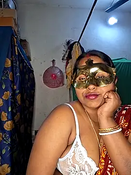 [19 Jan 22:39] Private Show – video od webkamerové modelky Real_Desi_Couple