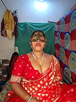 [23 Jan 23:03] Private Show – video od webkamerové modelky Real_Desi_Couple