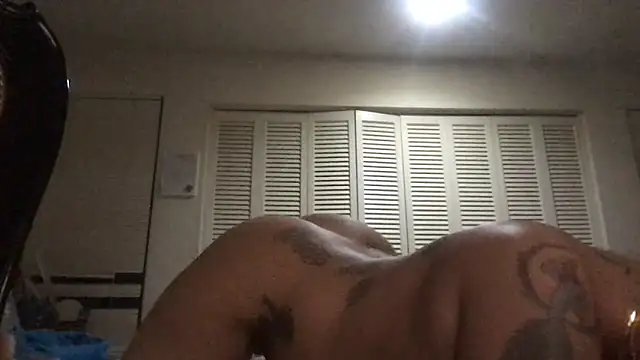 [6 Mar 20:31] Public Show - vídeo de la modelo de cam PureHoneyTrap