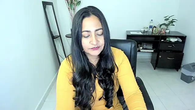 playing with clit - video by Adele_Sweett cam model