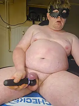18 Apr 00:09 I Nippleclamped, Ballgagged till the end
