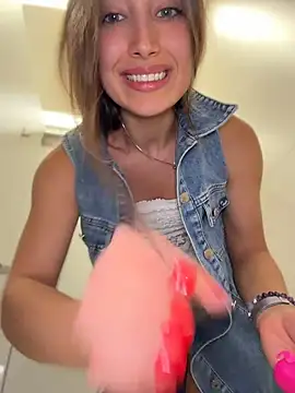 🔥 EXTREME PUBLIC PRIVATE SHOW: PLAYING NAKED, SPREAD PUSSY CLOSE-UP & DIRTY CLIT FINGERING! 🔞
