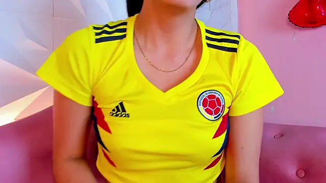 Walk through my sexy Latin body 🤗🎀 - video by CarlaAlvez cam model