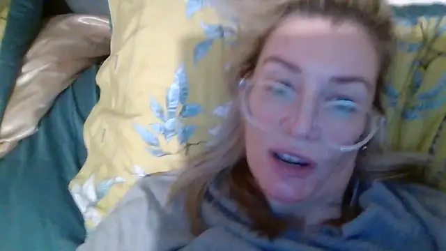 Begging for spunk in my pussy - Video von Englishhotwife4u Cam-Model