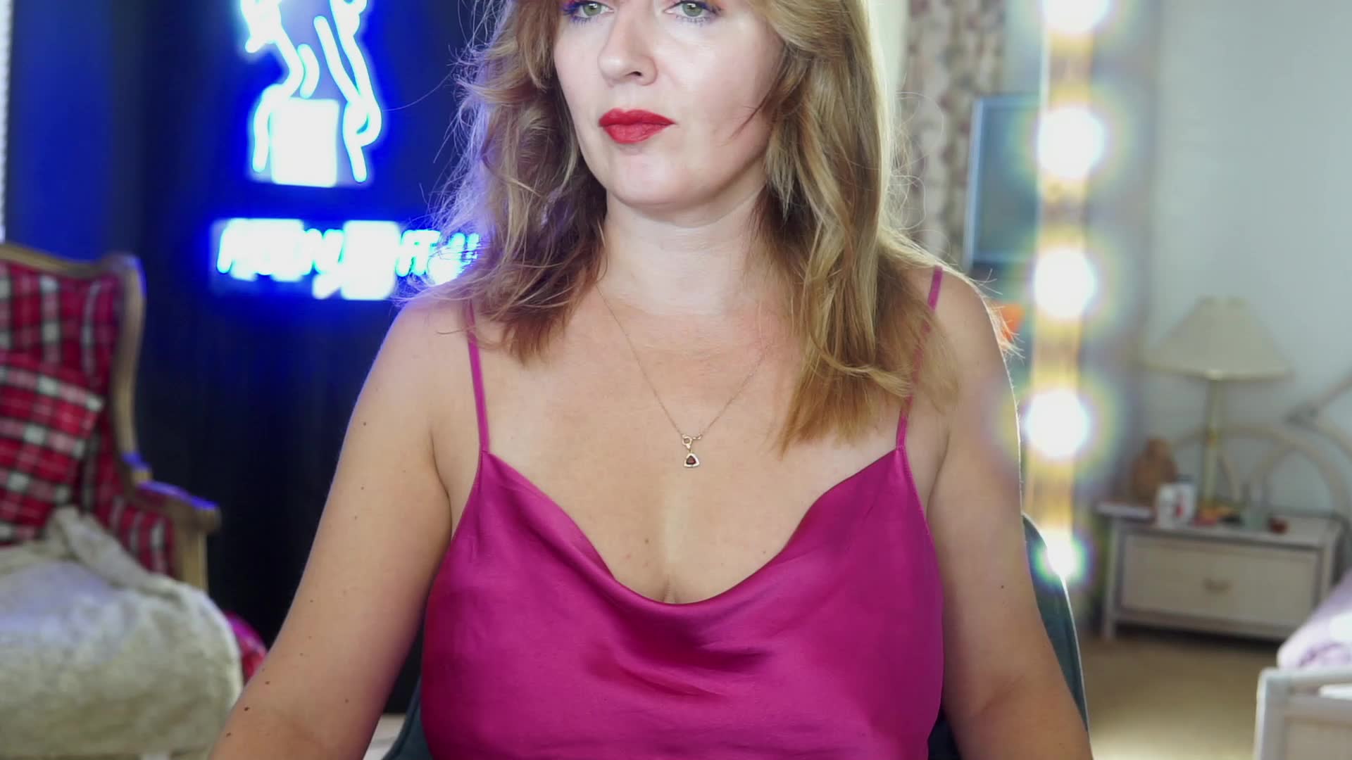 [19 Aug 09:45] Private Show - 視頻由 moonlight4u 主播提供