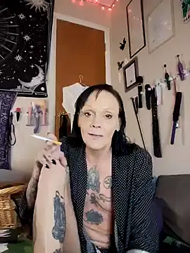 😂Funniest exclusive chat ever part 2😂 - 視頻由 MommyMisfit 主播提供