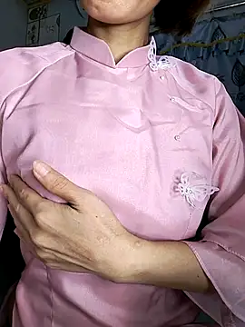 [19 Aug 02:25] Private Show－カメラキャストのLucy_limonの動画