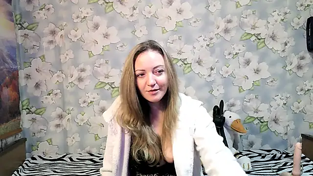 all naked, always need check asshole:) very tasty, great sniff:) - KattyLuuu adlı kamera modelinin videosu