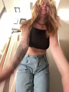 5 fingers in a pussy - video by MayaMystic cam model