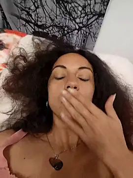 Spy Show with sex - Vídeo de naughty69curls, modelo de vídeos