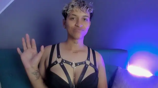 Baile sexy, rica masturbación y aceite en mis tetas, disfrutalo - video by Dominick_jones cam model