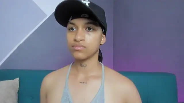 Watch me masturbate with my artificial cock - video by Dominick_jones cam model