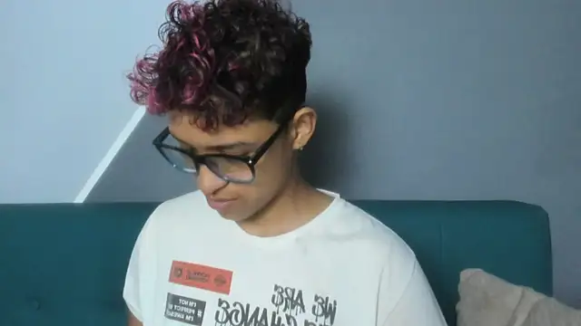 Enjoy my brown body daddy - video by Dominick_jones cam model
