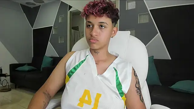 I love the feeling of having my dildo inside, it gets quite wet - video by Dominick_jones cam model