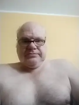 [8 Jan 12:51] Public Show – video modela na kameri jk6t