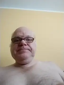 [13 Jan 13:43] Public Show – video modela na kameri jk6t