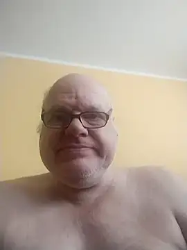 [16 Jan 12:48] Public Show – video modela na kameri jk6t