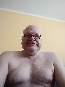 [16 Jan 14:07] Public Show – video modela na kameri jk6t