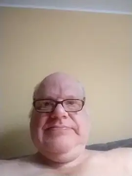 [30 Jan 13:56] Public Show – video modela na kameri jk6t