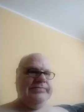 [5 Feb 11:39] Public Show – video modela na kameri jk6t