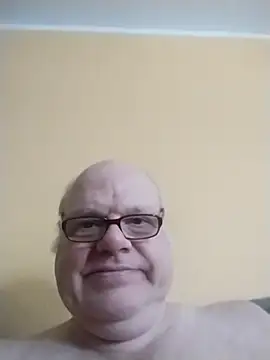 [5 Feb 12:15] Public Show – video modela na kameri jk6t