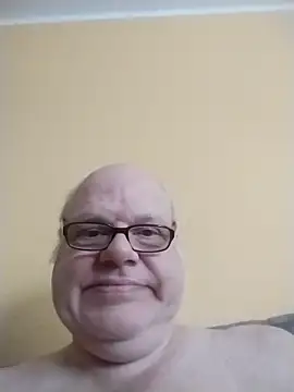 [6 Feb 11:54] Public Show – video modela na kameri jk6t