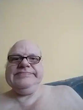 [6 Feb 12:18] Public Show – video modela na kameri jk6t