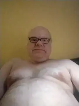 [8 Feb 19:24] Public Show – video modela na kameri jk6t